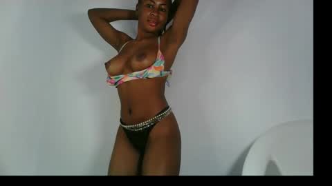 Snapshot of prettylove5 chatting on 17, 10, 2025 evelyn online show from 17, 10, 2025