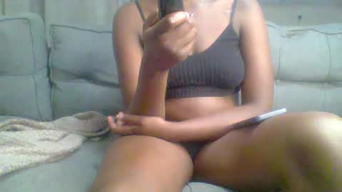 pretty queen online show from 20, 2, 2025