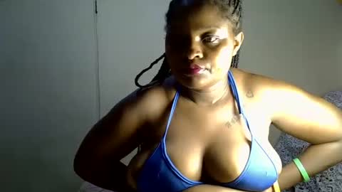 Snapshot of prettyriss chatting on 18, 4, 2026 prettyriss online show from 18, 4, 2026