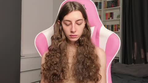 Snapshot of prettysomething chatting on 25, 6, 2026 Sophie next stream will be at Monday i will wait you guys online show from 25, 6, 2026