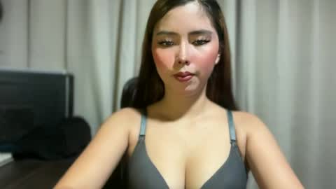 Snapshot of pricelessbeautyxxx chatting on 8, 7, 2026 TINA online show from 8, 7, 2026