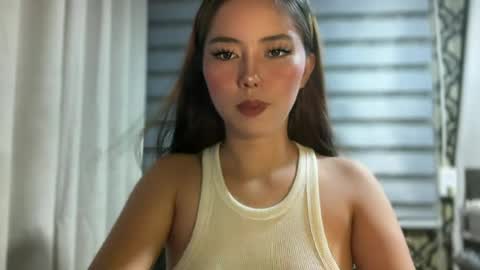 Snapshot of pricelessbeautyxxx chatting on 10, 7, 2026 TINA online show from 10, 7, 2026
