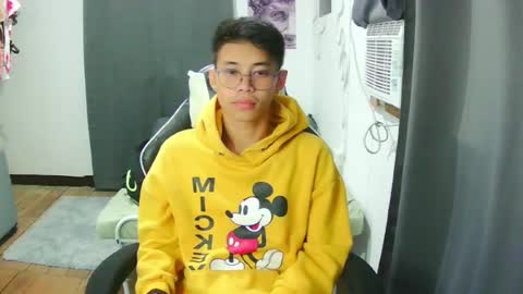 Snapshot of prince_harrison chatting on 23, 4, 2026 prince_harrison online show from 23, 4, 2026