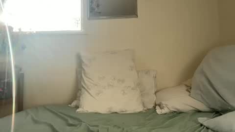 Peaches online show from 24, 1, 2025