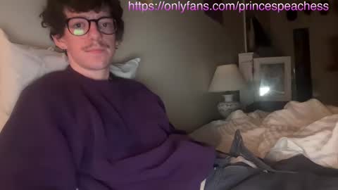 Peaches online show from 12, 10, 2025