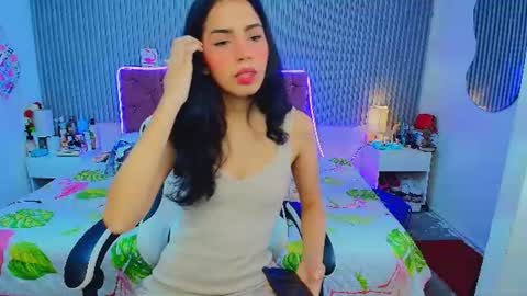 Snapshot of princess_skinny18 chatting on 7, 7, 2026 princess_skinny18 online show from 7, 7, 2026