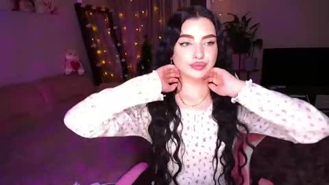 princessamira1 online show from 16, 12, 2025