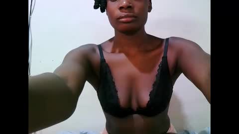 Snapshot of pritty_amber chatting on 4, 4, 2026 pritty_amber online show from 4, 4, 2026