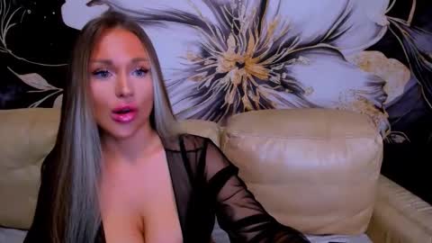 Snapshot of project_barbara chatting on 29, 10, 2025 Barbara online show from 29, 10, 2025