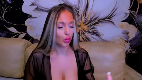 Snapshot of project_barbara chatting on 7, 11, 2025 Barbara online show from 7, 11, 2025