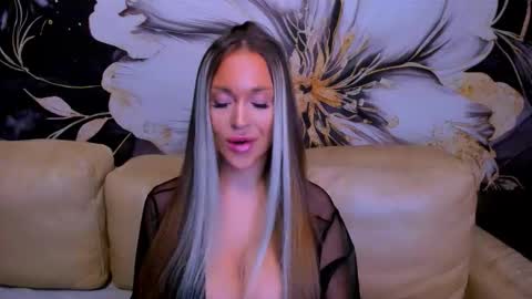 Snapshot of project_barbara chatting on 8, 11, 2025 Barbara online show from 8, 11, 2025