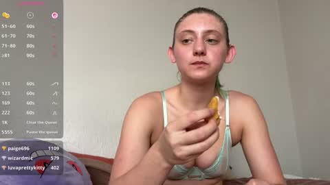 Snapshot of prttyby69 chatting on 25, 6, 2026 Oli online show from 25, 6, 2026