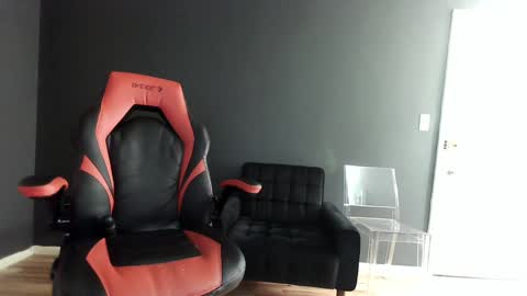 Snapshot of puddinforlife chatting on 3, 1, 2025 Krystle online show from 3, 1, 2025