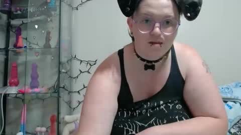 Snapshot of pupghostt chatting on 16, 4, 2026 PupGhostt online show from 16, 4, 2026