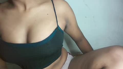 Snapshot of pureelove chatting on 5, 5, 2026 Your love online show from 5, 5, 2026