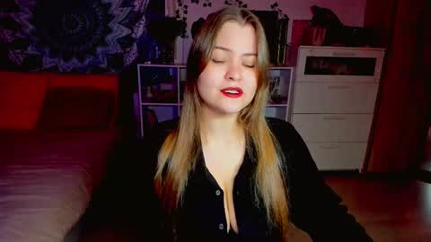 Snapshot of purehanna chatting on 4, 12, 2025 Miss Hanna online show from 4, 12, 2025