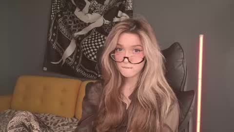 Snapshot of purple_averge chatting on 18, 5, 2026 Bella online show from 18, 5, 2026