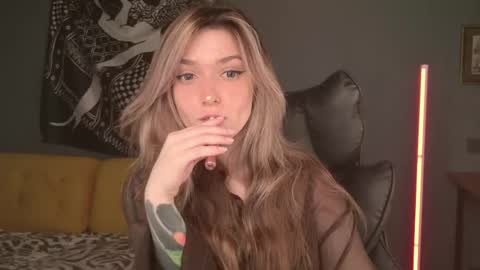 Snapshot of purple_averge chatting on 1, 6, 2026 Bella online show from 1, 6, 2026