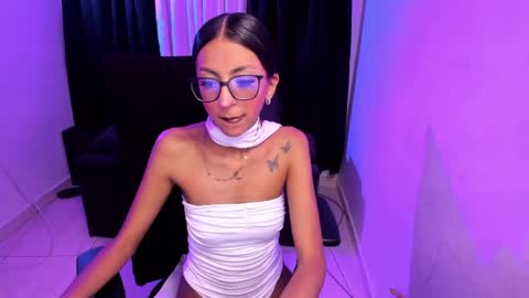 Snapshot of purplemegan chatting on 26, 5, 2026 MEGANNNN online show from 26, 5, 2026