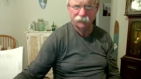 Snapshot of purpleshroom chatting on 25, 1, 2025 purpleshroom online show from 25, 1, 2025