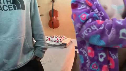 Isis ana Alan online show from 4, 2, 2026