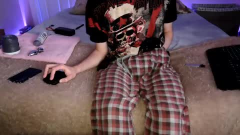 Snapshot of pussylover2182 chatting on 13, 12, 2024 pussylover2182 online show from 13, 12, 2024