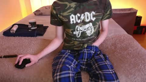 Snapshot of pussylover2182 chatting on 24, 12, 2024 pussylover2182 online show from 24, 12, 2024