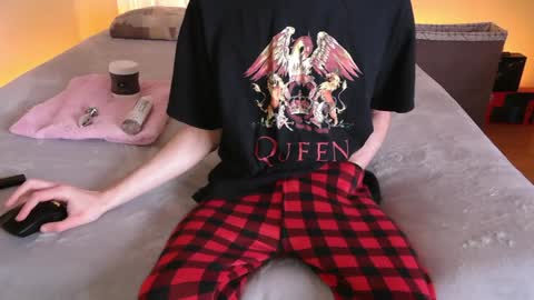 Snapshot of pussylover2182 chatting on 29, 12, 2024 pussylover2182 online show from 29, 12, 2024