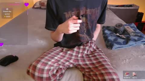 Snapshot of pussylover2182 chatting on 30, 12, 2024 pussylover2182 online show from 30, 12, 2024