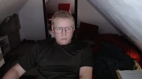 Snapshot of pussylovercb chatting on 17, 9, 2025 pussylovercb online show from 17, 9, 2025