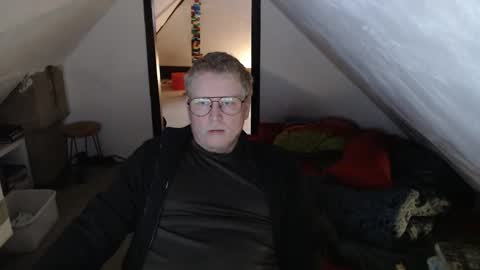 pussylovercb online show from 9, 4, 2026