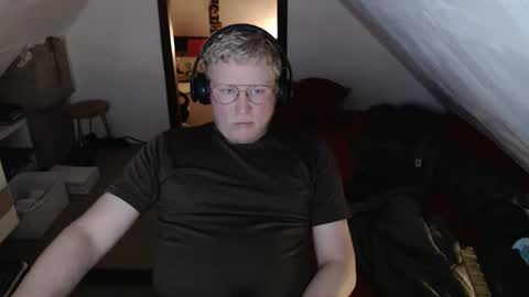 Snapshot of pussylovercb chatting on 10, 5, 2026 pussylovercb online show from 10, 5, 2026