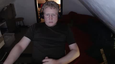 Snapshot of pussylovercb chatting on 16, 5, 2026 pussylovercb online show from 16, 5, 2026