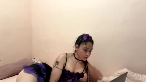Snapshot of pussypoppinx20 chatting on 2, 11, 2025 Sarah online show from 2, 11, 2025