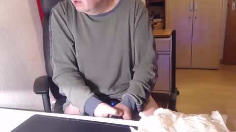 Snapshot of pwabc chatting on 5, 1, 2026 PWABC online show from 5, 1, 2026