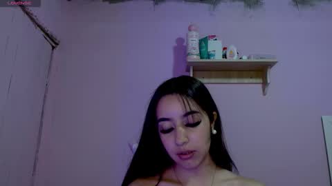 Snapshot of quee_tiana chatting on 12, 9, 2025 your princess online show from 12, 9, 2025