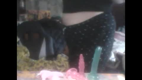 Snapshot of queeeendeepthrot chatting on 25, 2, 2025 Bigtitanalslut online show from 25, 2, 2025