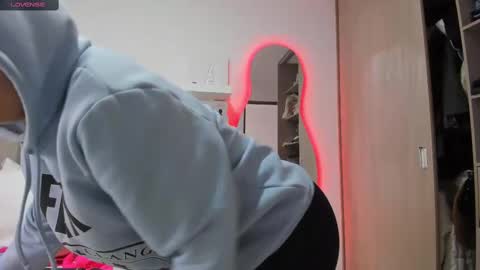 Snapshot of queen_antonella_oficial chatting on 13, 2, 2025 QUEEN ANTONELLA online show from 13, 2, 2025