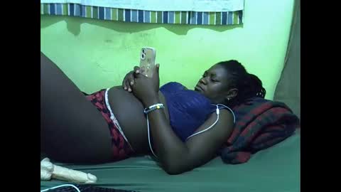 Snapshot of queen_diva01 chatting on 16, 4, 2026 queen_diva01 online show from 16, 4, 2026