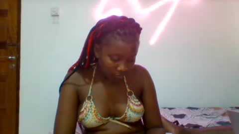 Snapshot of queen_diveer chatting on 25, 10, 2025 queen_diveer online show from 25, 10, 2025