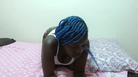 Snapshot of queen_ema chatting on 15, 12, 2025 queen ema online show from 15, 12, 2025