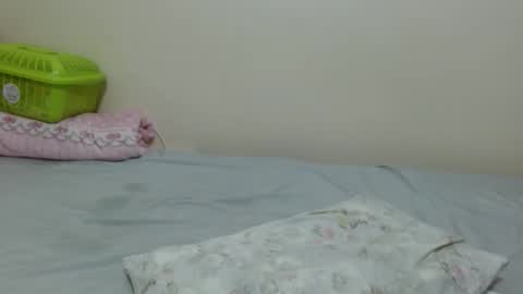 Snapshot of queen_ema chatting on 19, 4, 2026 queen ema online show from 19, 4, 2026