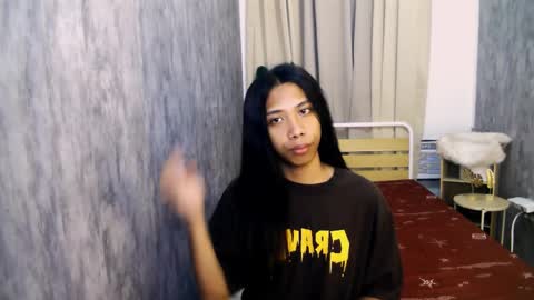 Snapshot of queen_gia chatting on 7, 4, 2026 queen_gia online show from 7, 4, 2026