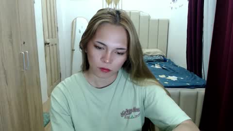Snapshot of queen_heart0 chatting on 23, 5, 2026 shawny online show from 23, 5, 2026