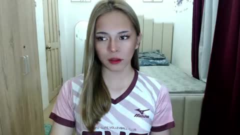 Snapshot of queen_heart0 chatting on 17, 6, 2026 shawny online show from 17, 6, 2026