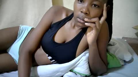 Snapshot of queen_slender chatting on 25, 6, 2026 queen_slender online show from 25, 6, 2026
