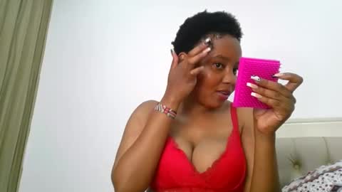 Snapshot of queenbeiby05 chatting on 10, 5, 2026 queen online show from 10, 5, 2026
