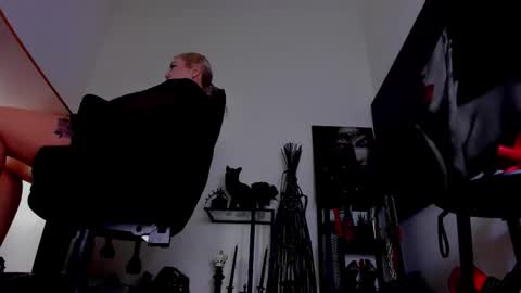 Misscatsnow online show from 28, 2, 2026