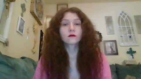 queencrimsonlvx online show from 19, 2, 2026