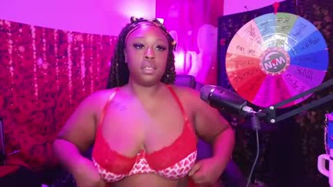 Snapshot of queencroze chatting on 25, 5, 2026 Queen Cherise Roze online show from 25, 5, 2026